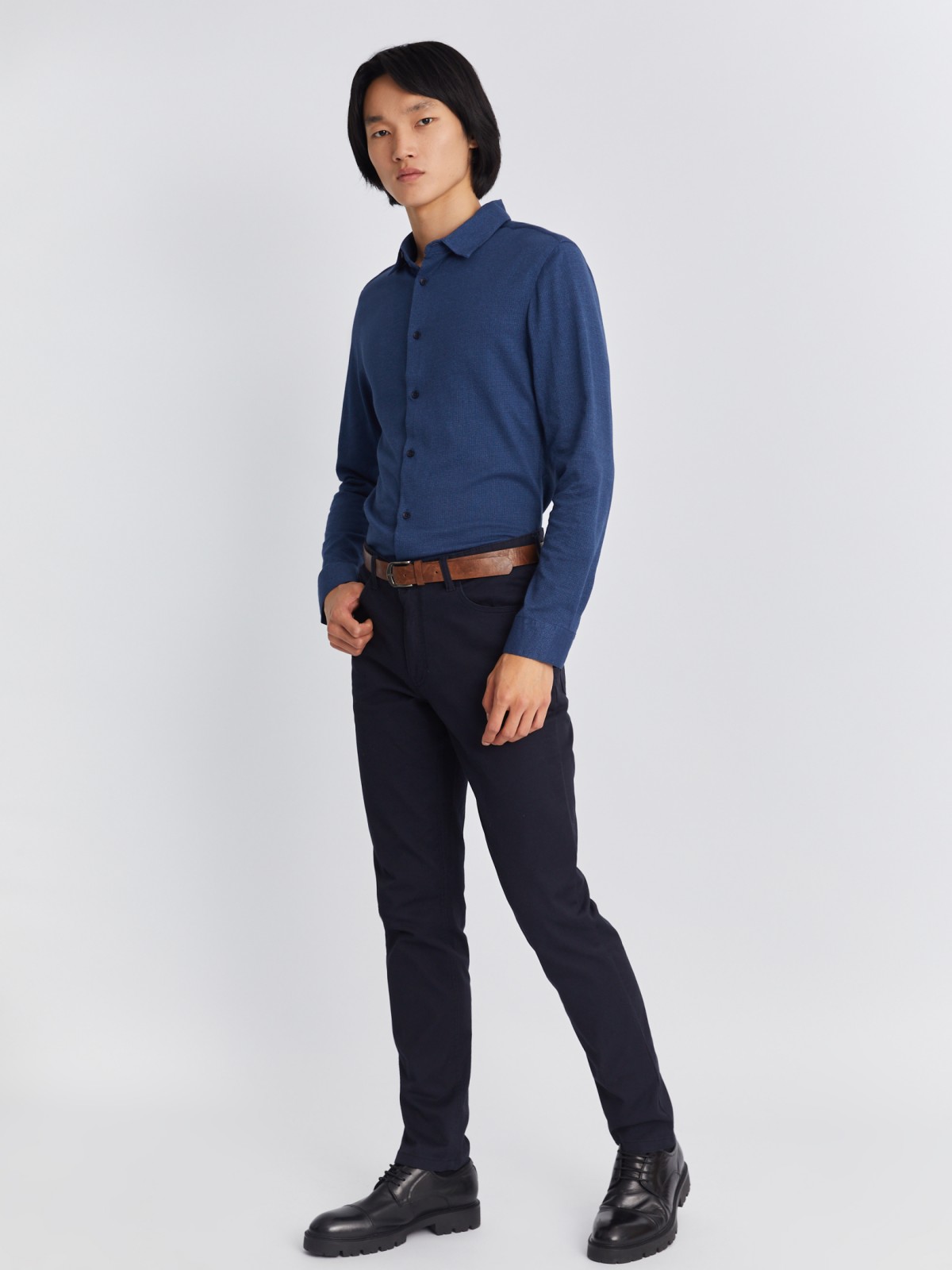 Рубашка полуприлегающего силуэта из трикотажной ткани с длинным рукавом zolla 012322159141, цвет темно-синий, размер M - фото 2