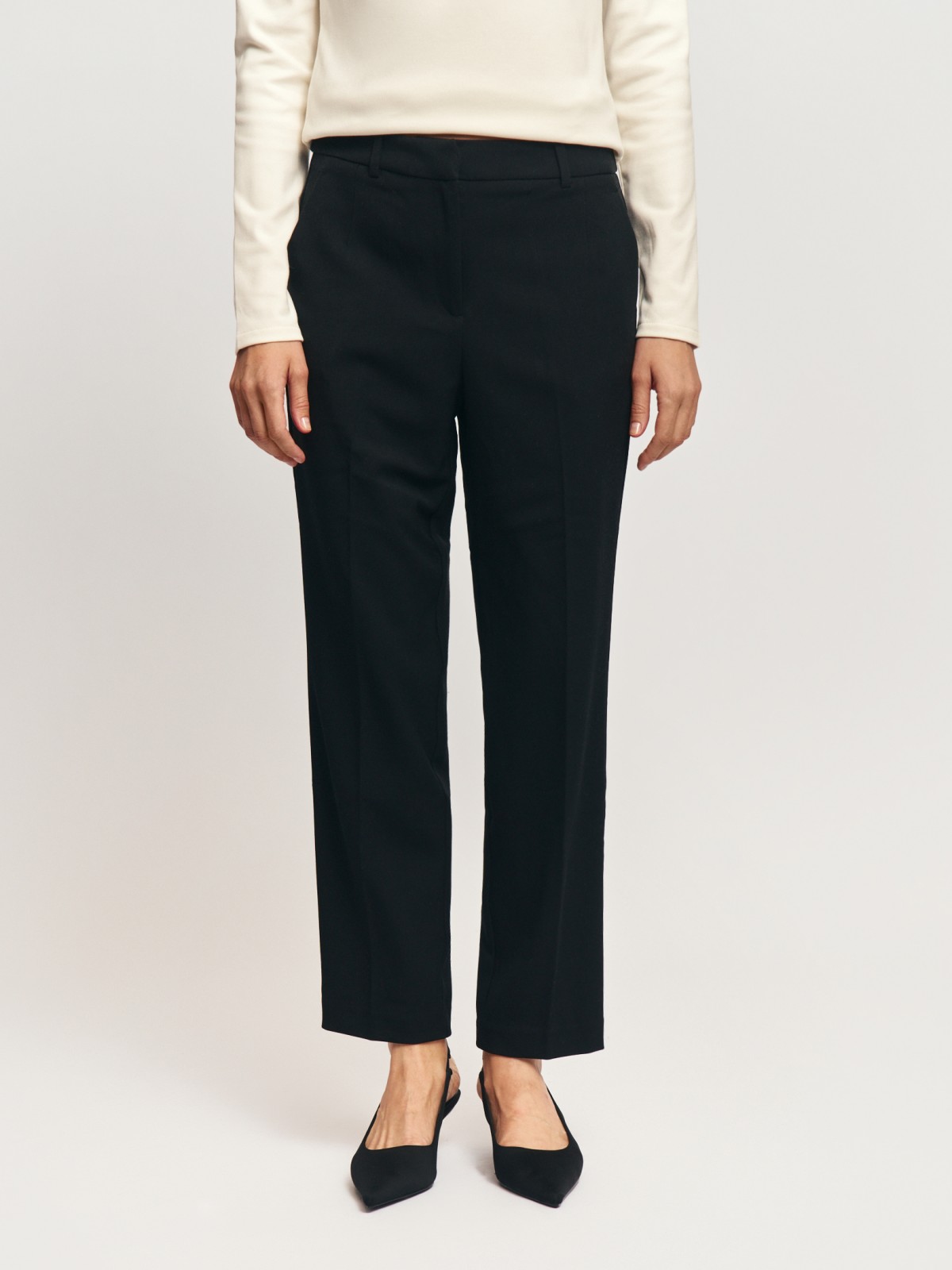 Офисные брюки силуэта Slim
