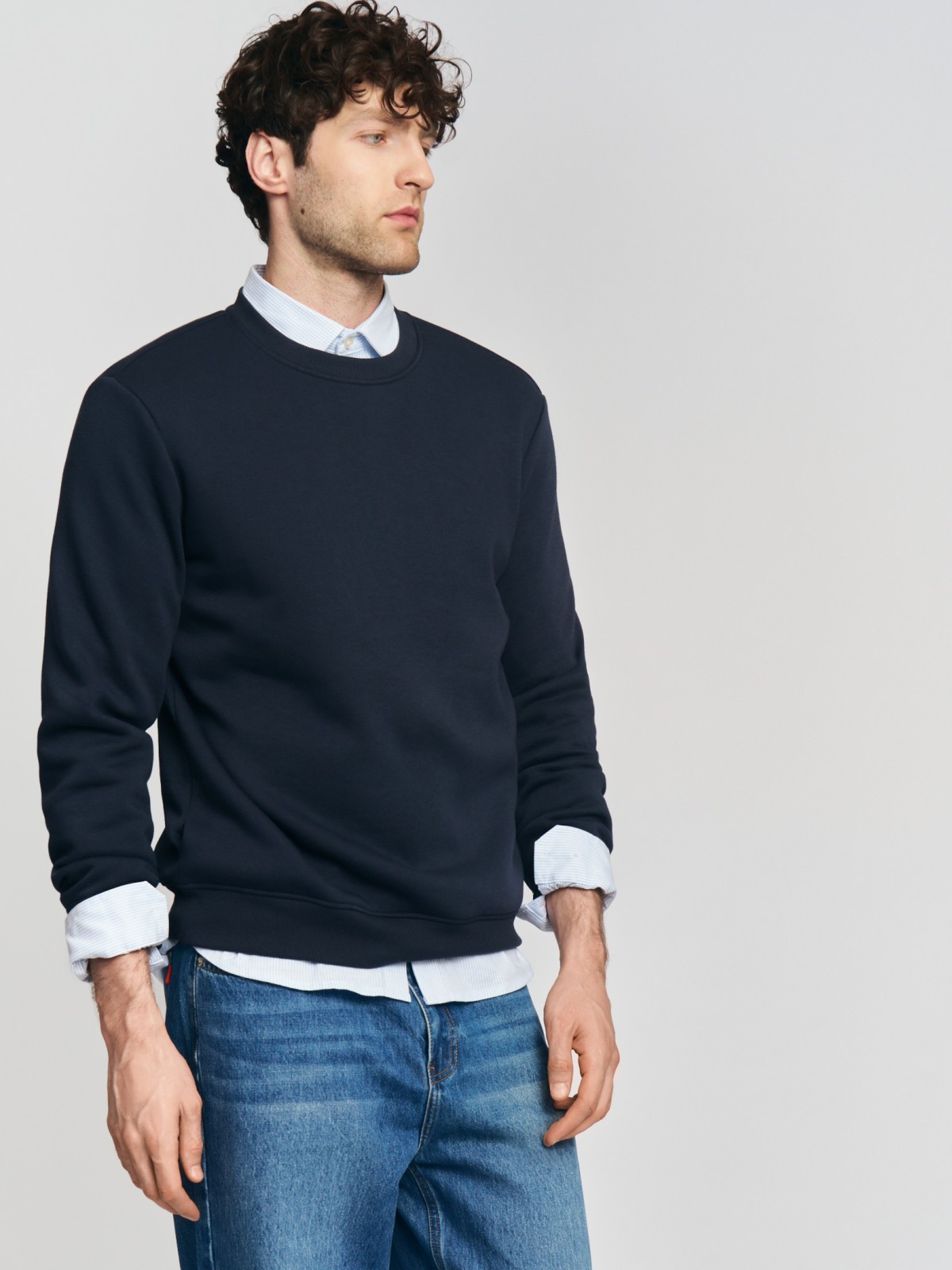 Утеплённый свитшот прямого кроя с длинным рукавом