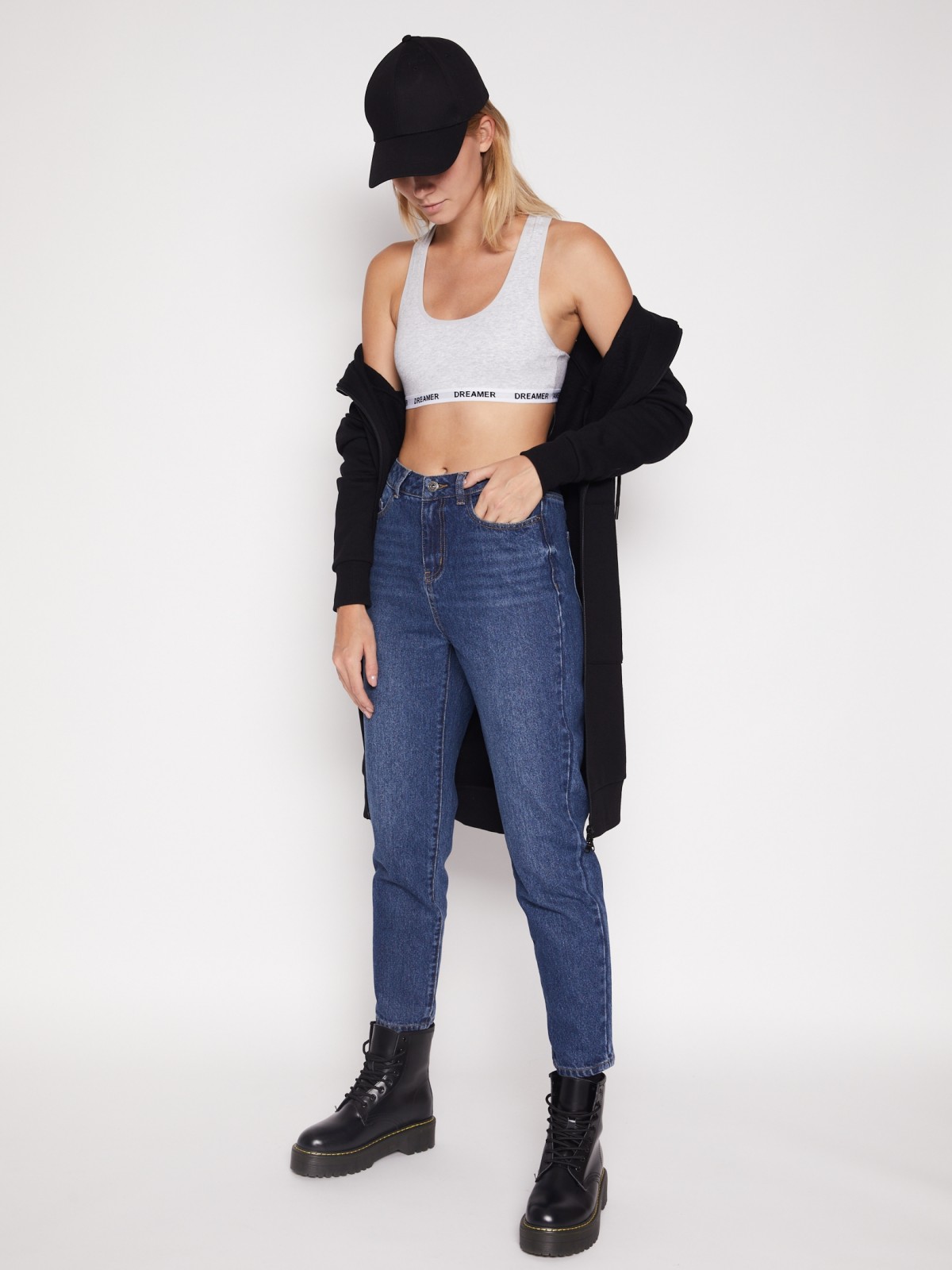 Джинсы силуэта Mom Fit