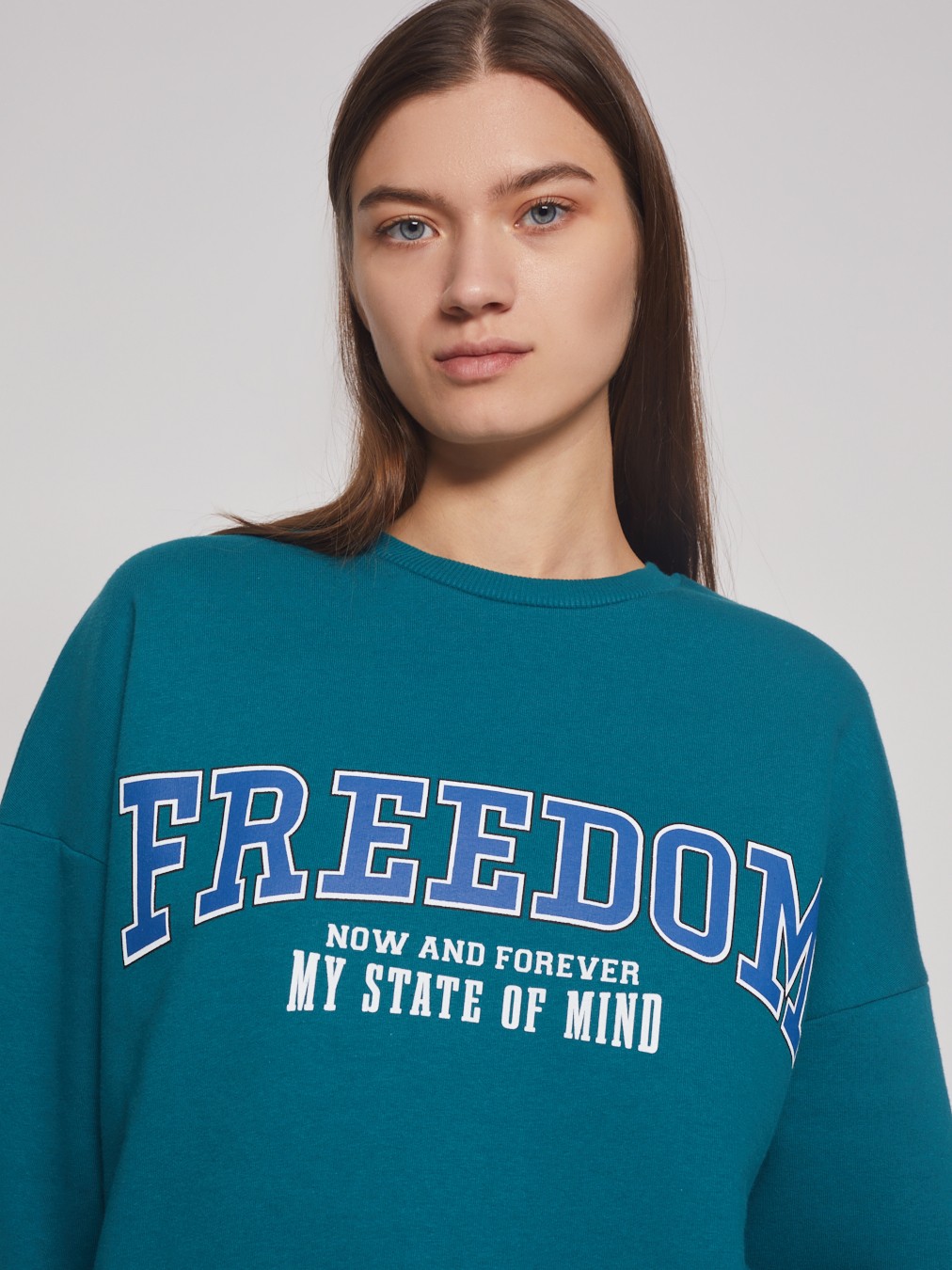 Утеплённый свитшот с принтом