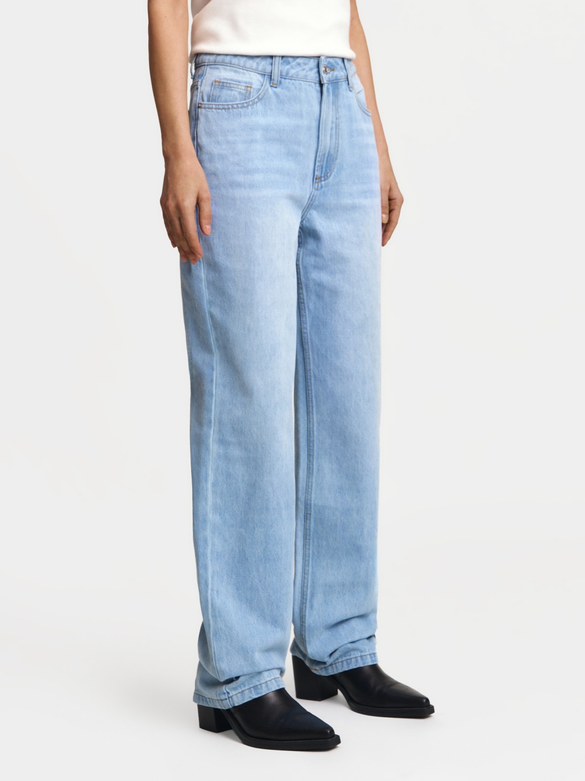 Джинсы прямого силуэта с высокой посадкой