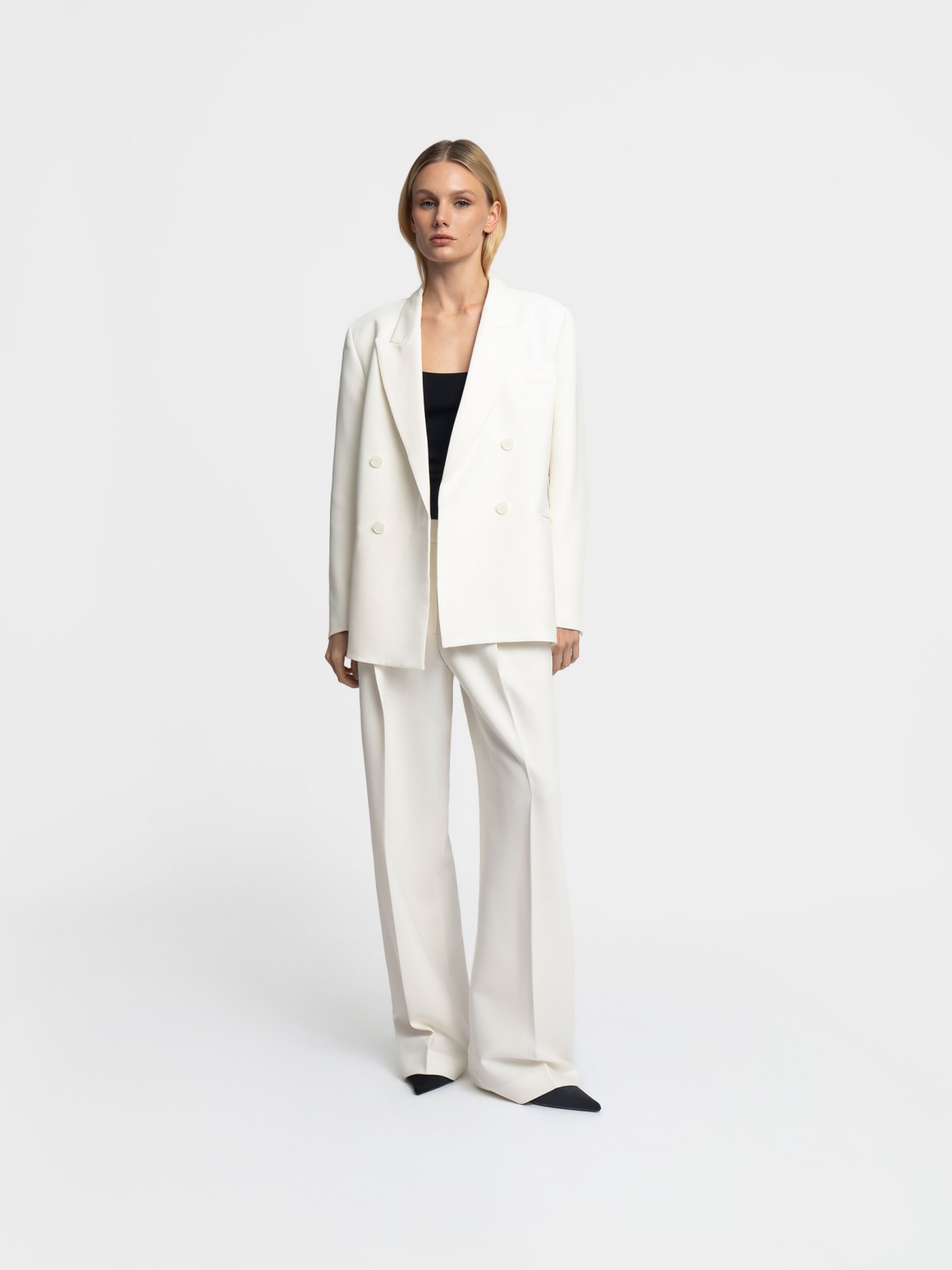 Жакет прямого силуэта на пуговицах