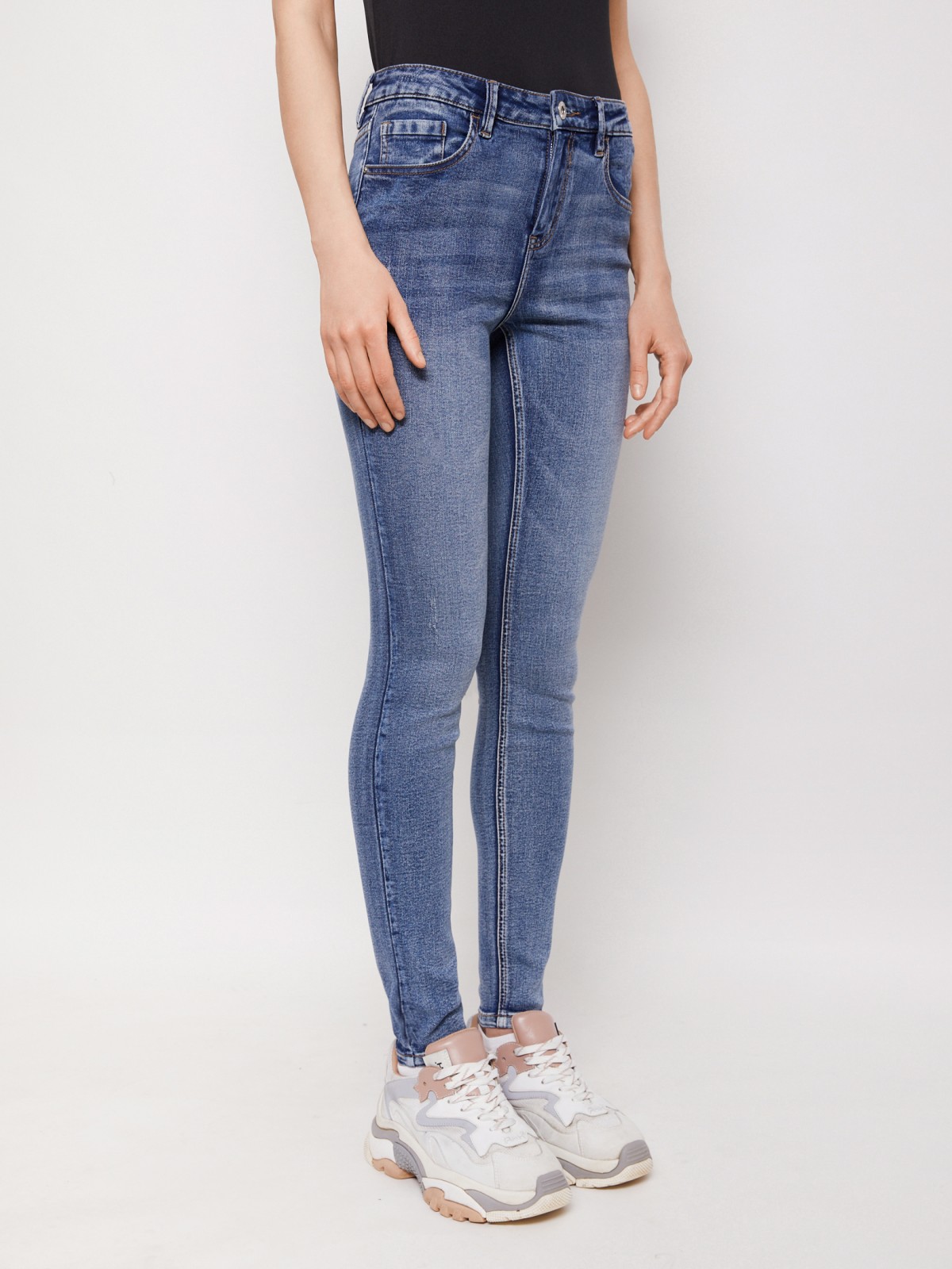 Джинсы силуэта Skinny