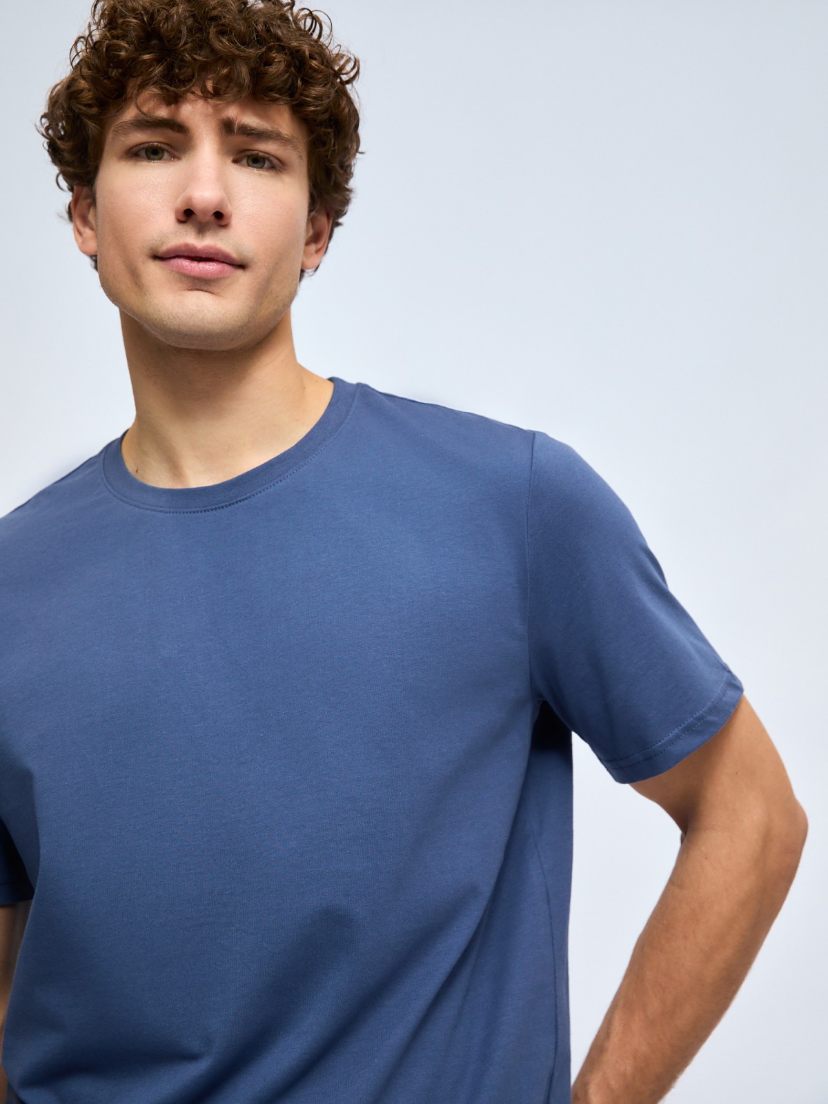 Футболка из хлопка с круглым вырезом