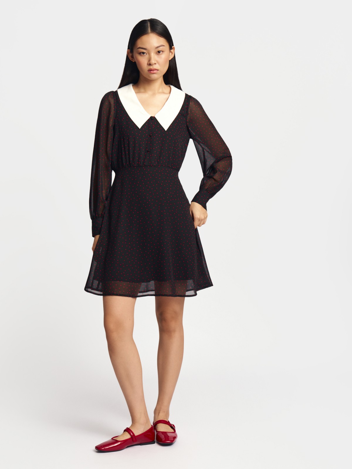 Шифоновое платье мини с акцентным воротником