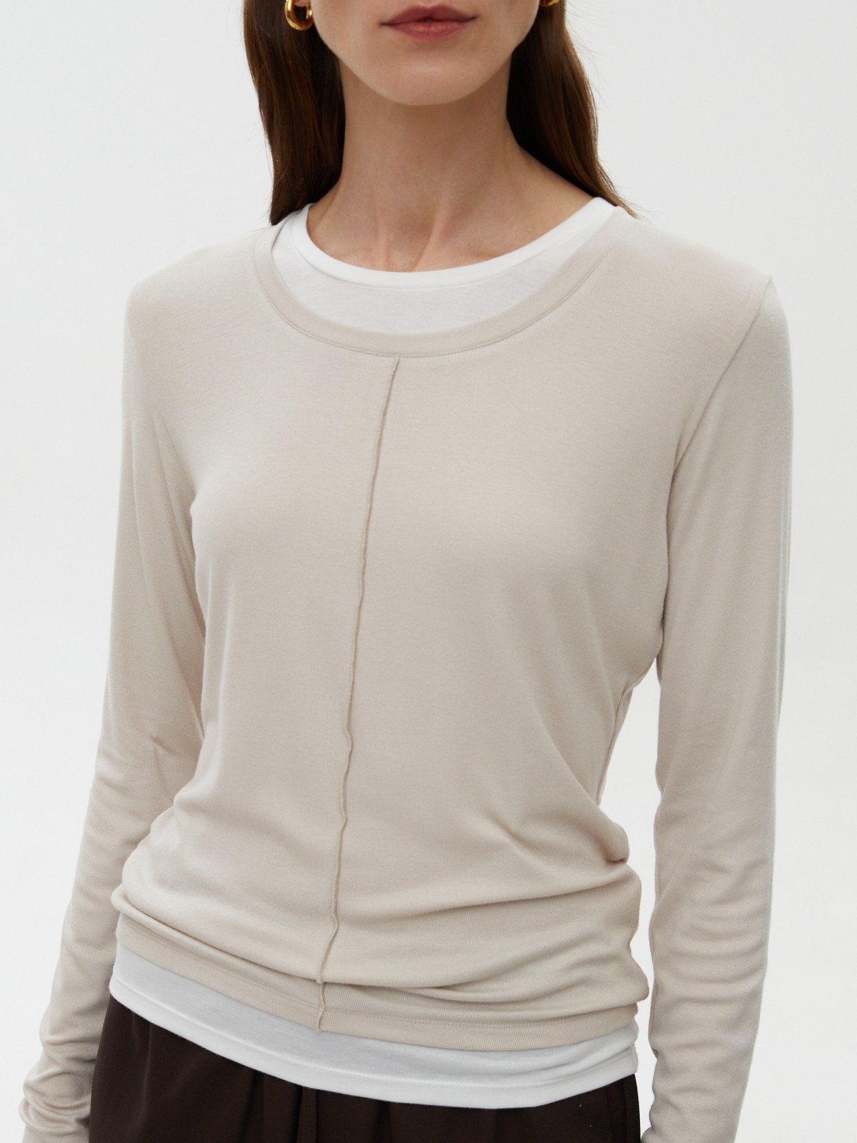 Лонгслив из вискозы с фальш-декором