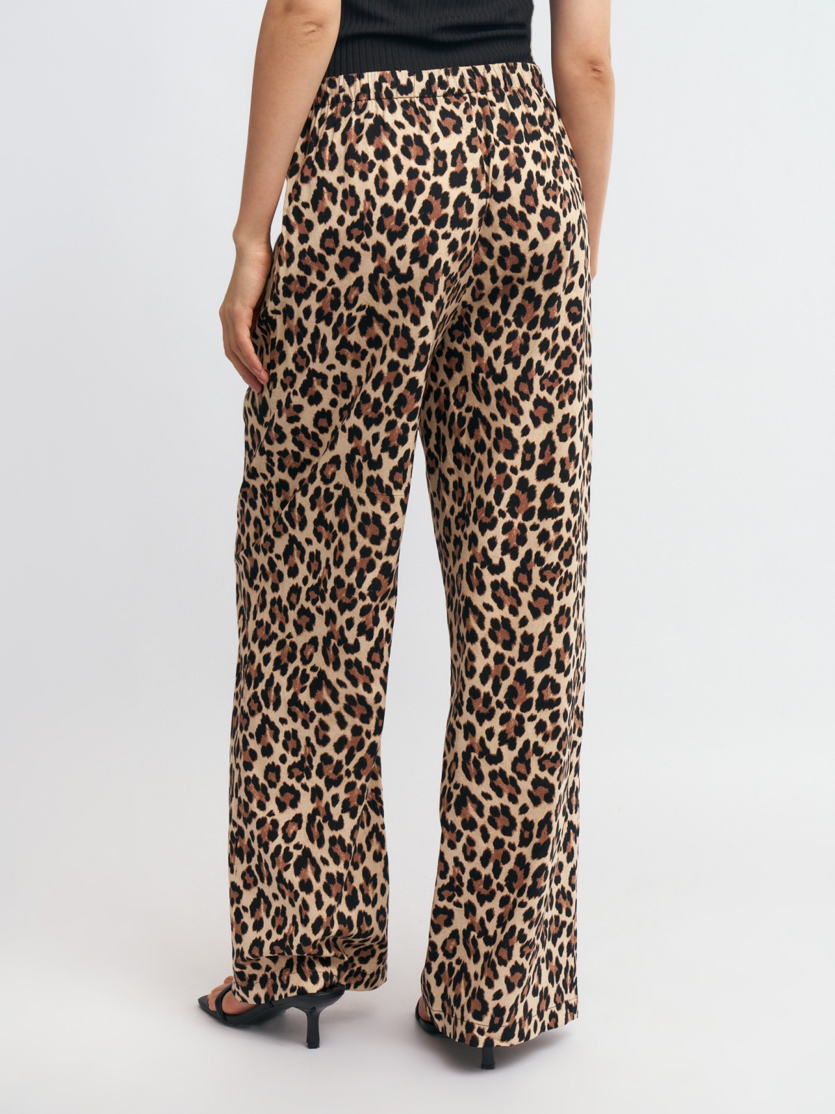 Прямые брюки на резинке с принтом