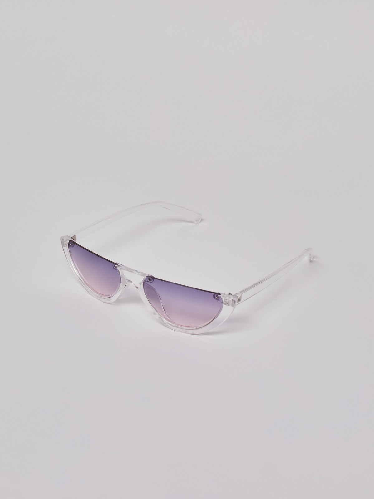 Солнцезащитные цветные очки в прозрачной оправе