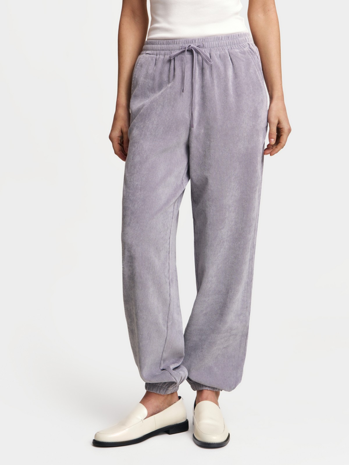 Вельветовые брюки-джоггеры на резинке