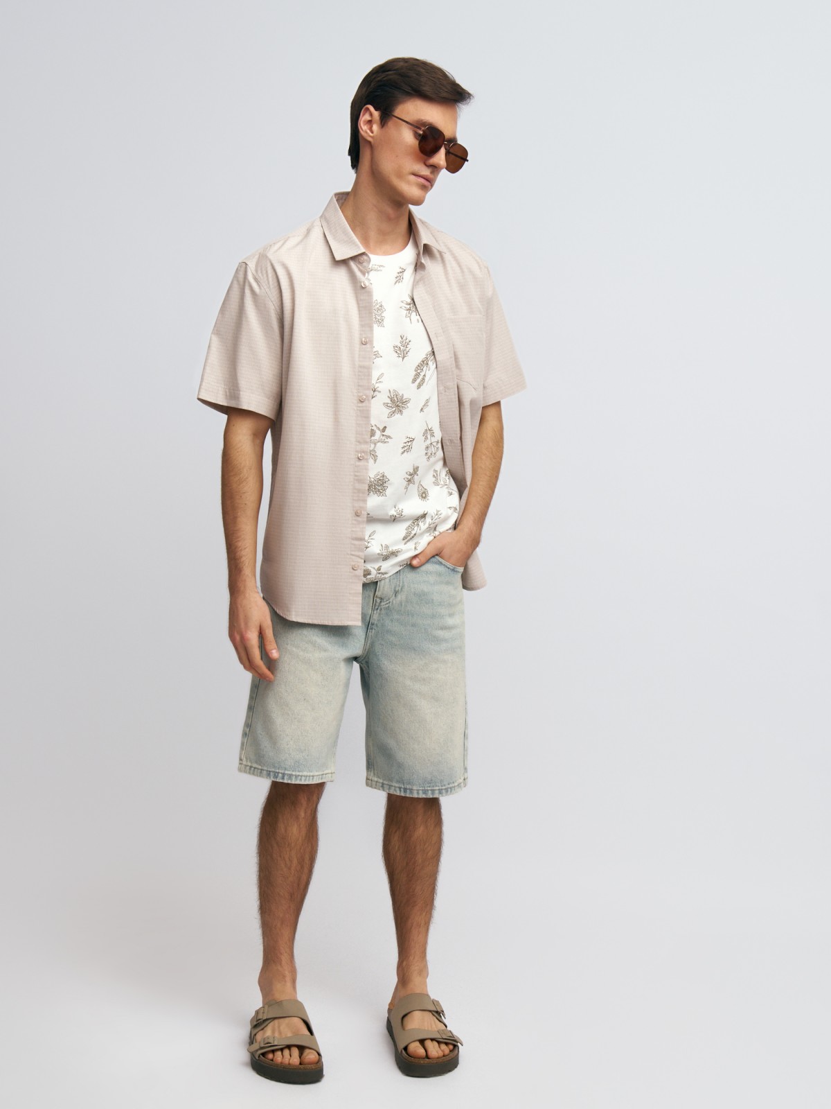 Футболка из хлопка с растительным принтом