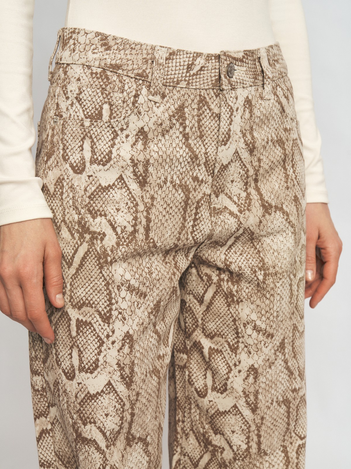 Джинсы силуэта Wide из хлопка с принтом