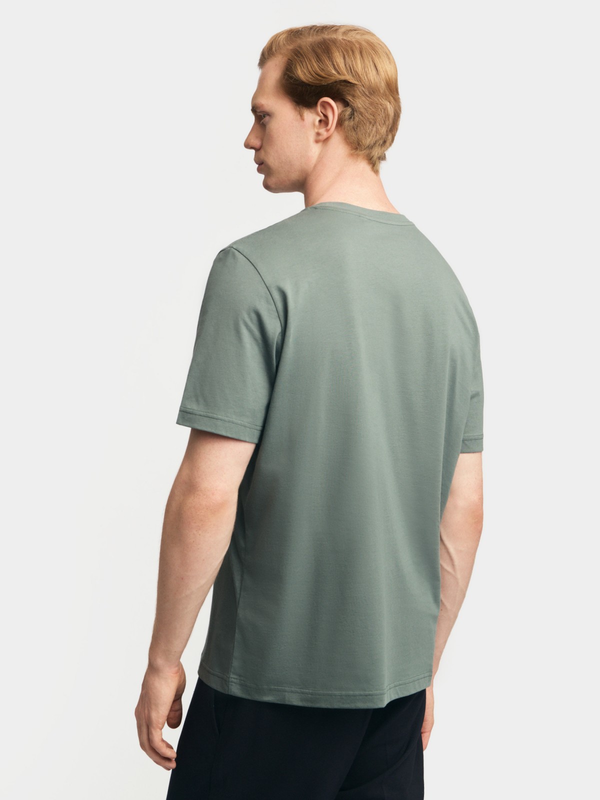 Однотонная футболка из хлопка