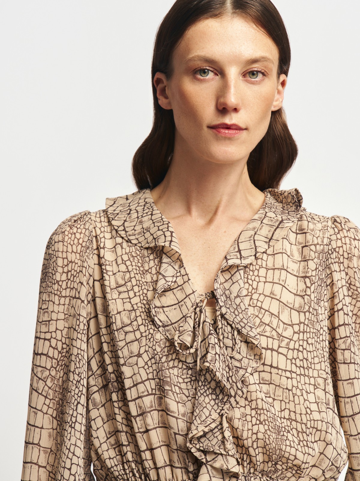 Платье мини из шифона с воланами