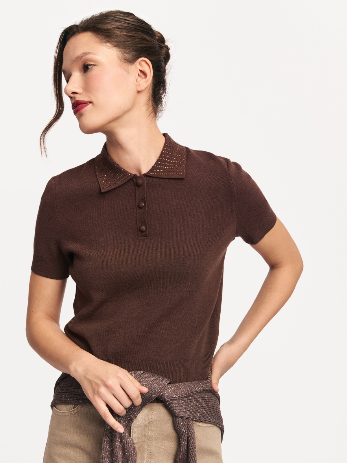 Нарядный джемпер поло со стразами