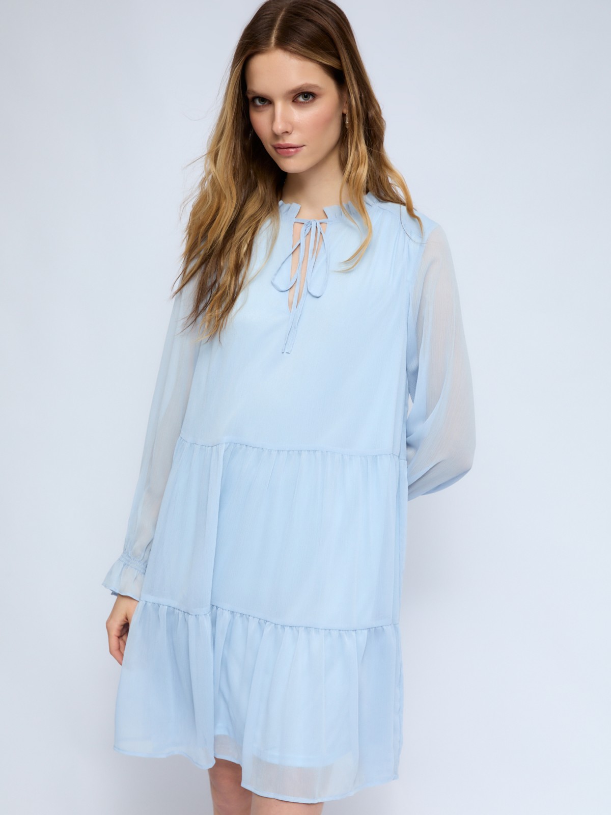 Шифоновое платье мини с ярусным подолом