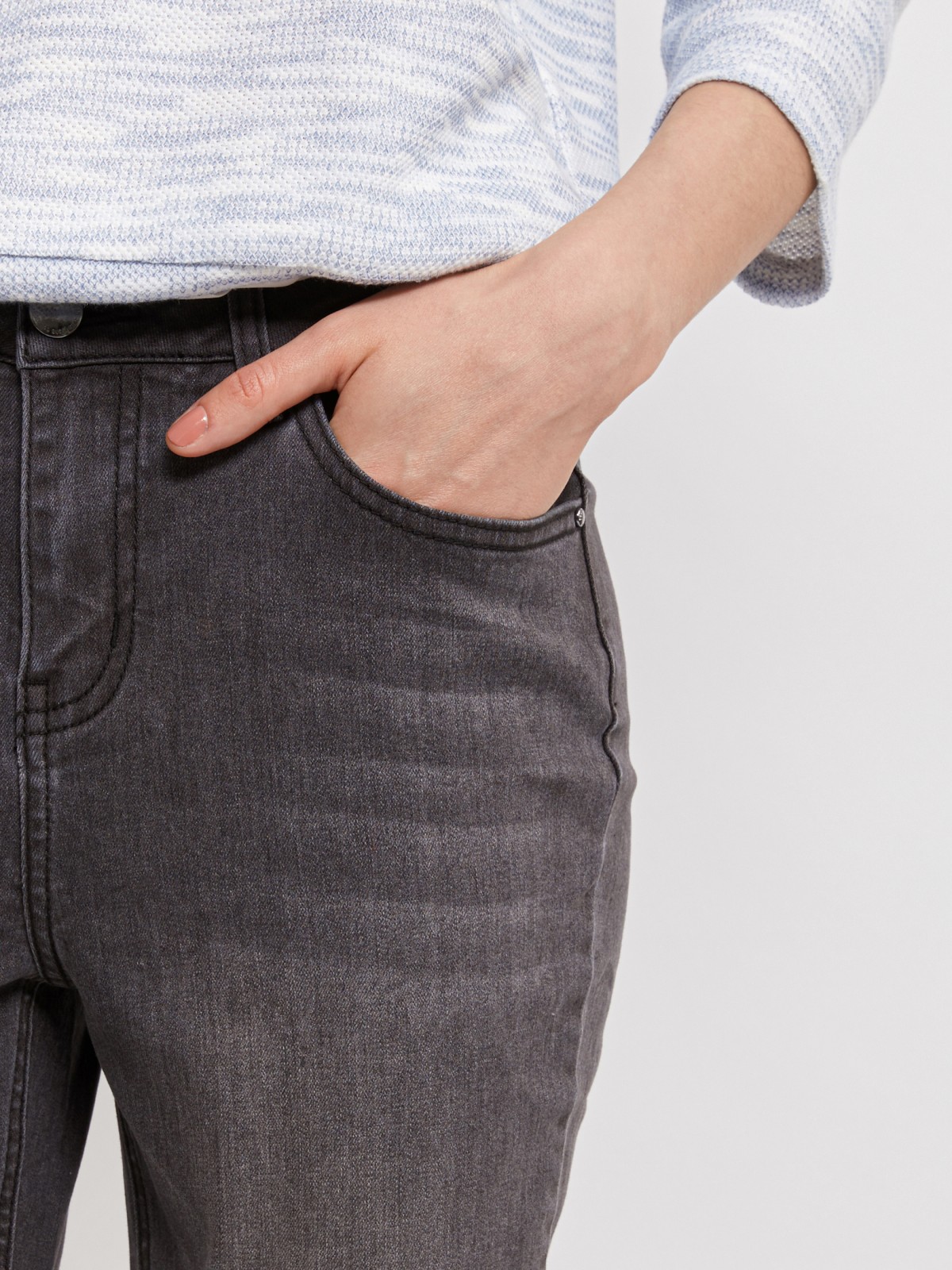 Джинсы силуэта Skinny