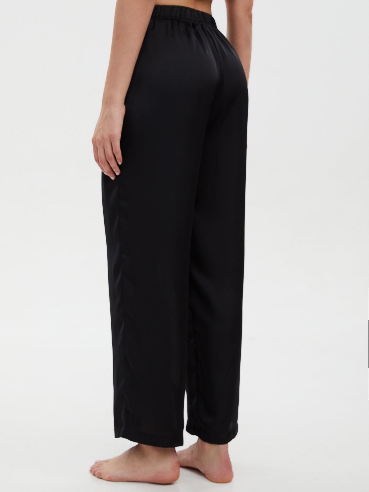 Прямые брюки на резинке