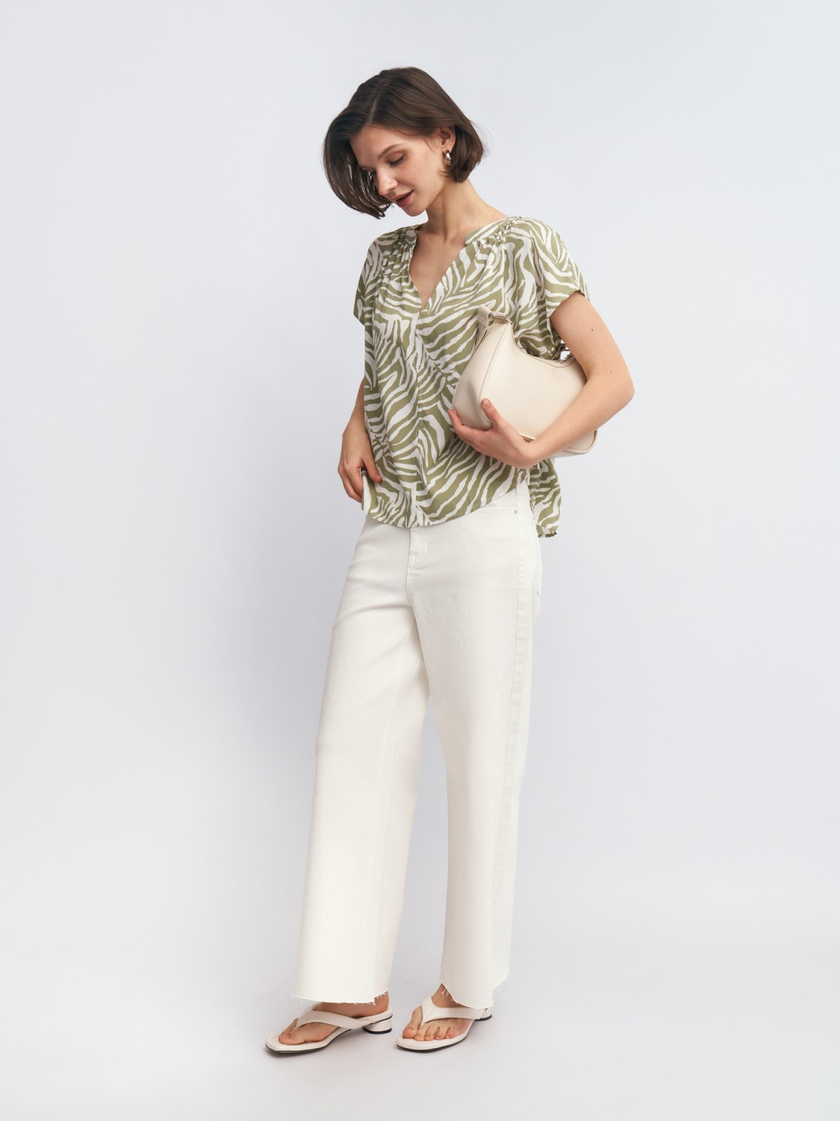 Блузка из вискозы с узором в полоску