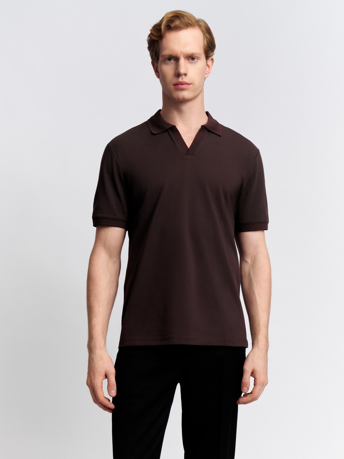 Футболка поло с вырезом