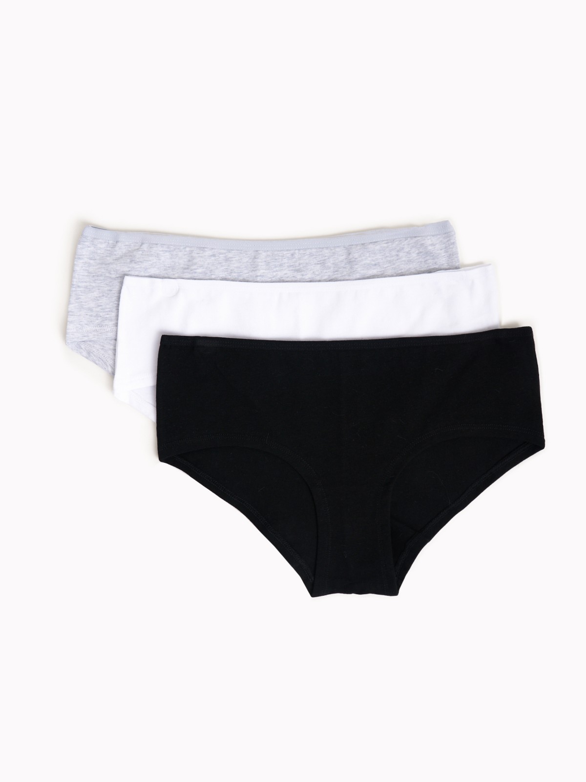 Набор однотонных трусов (3 шт. в комплекте)
