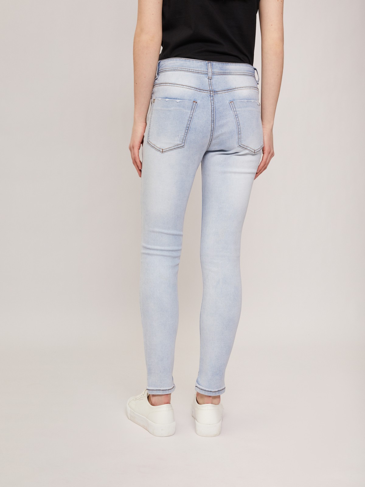 Джинсы силуэта Skinny