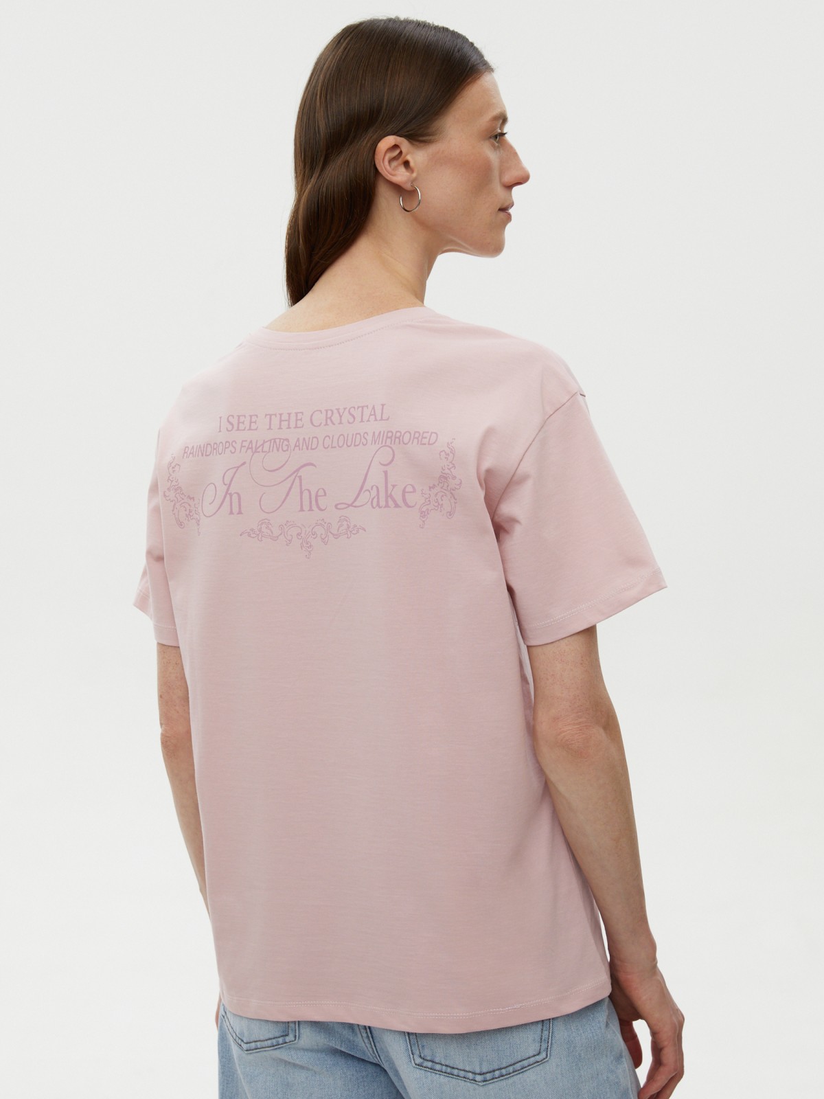 Футболка из хлопка с надписью на спине