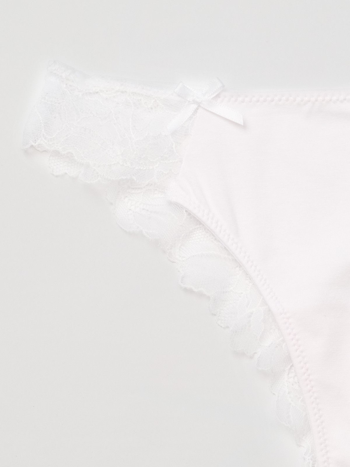 Трусы бразильяна с кружевом