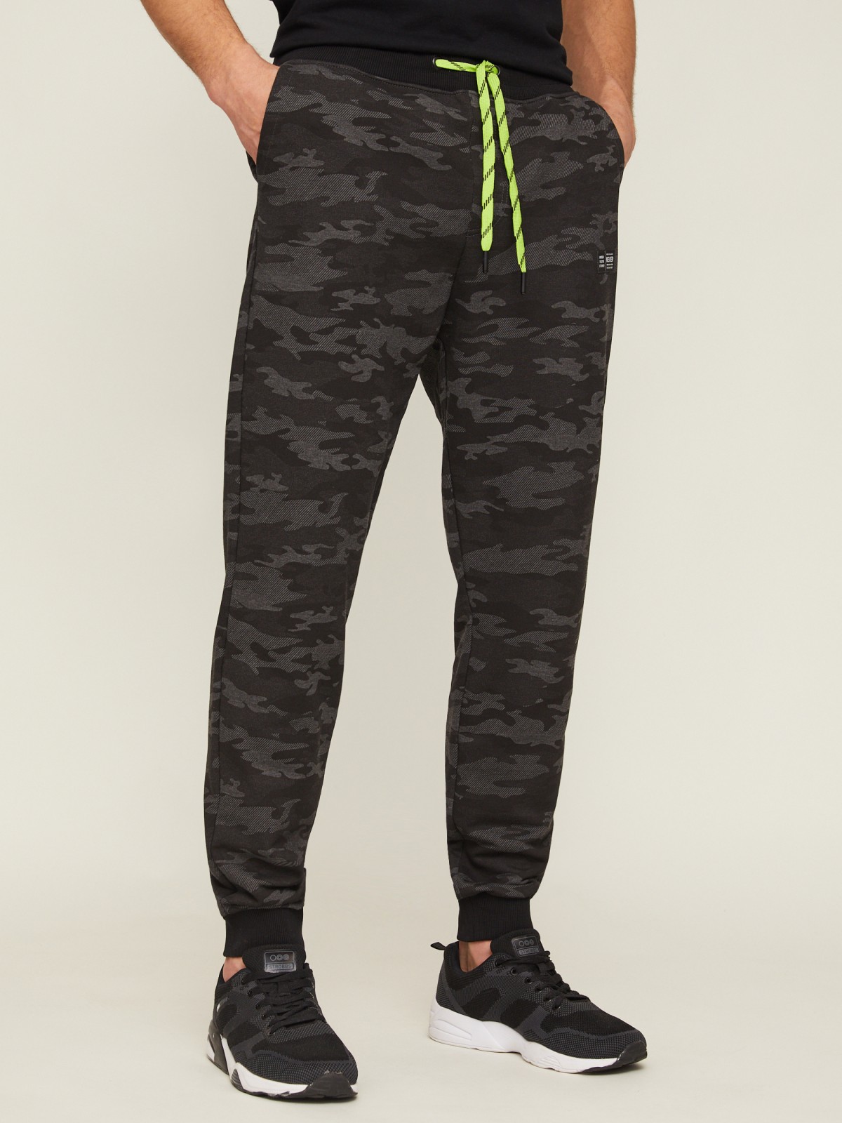 Трикотажные брюки-джоггеры с камуфляжным принтом zolla 21313761U033, цвет темно-серый, размер M - фото 4