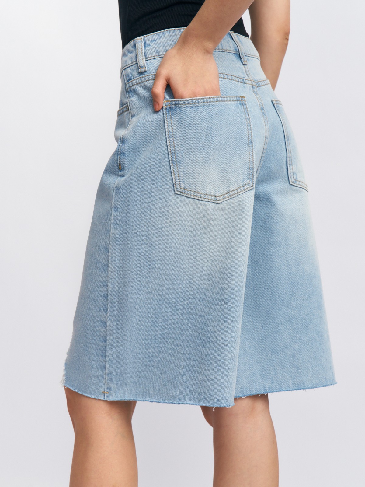 Джинсовые удлинённые шорты-бермуды