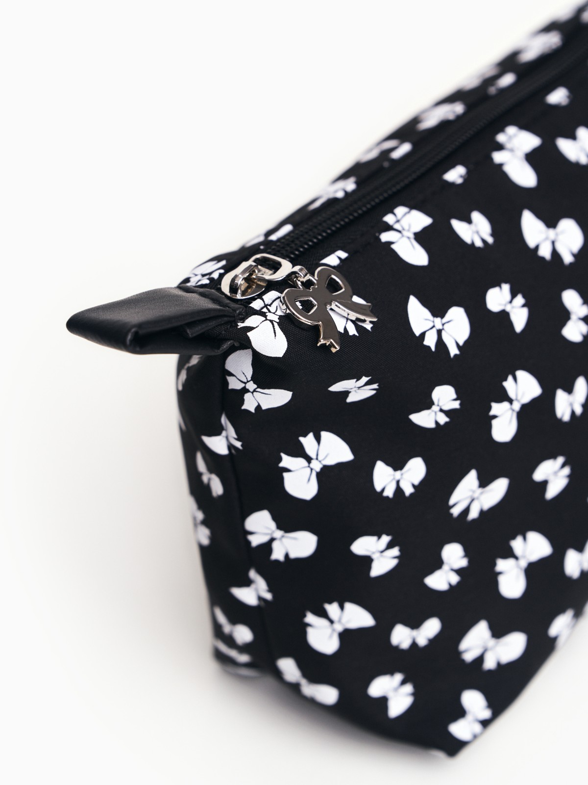 Косметичка тканевая на молнии