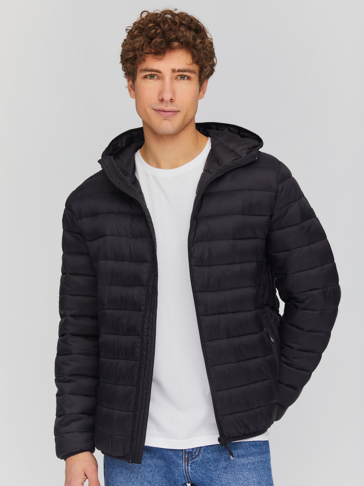 Лёгкая утеплённая стёганая куртка на молнии с капюшоном zolla 01412512N074, цвет черный, размер S