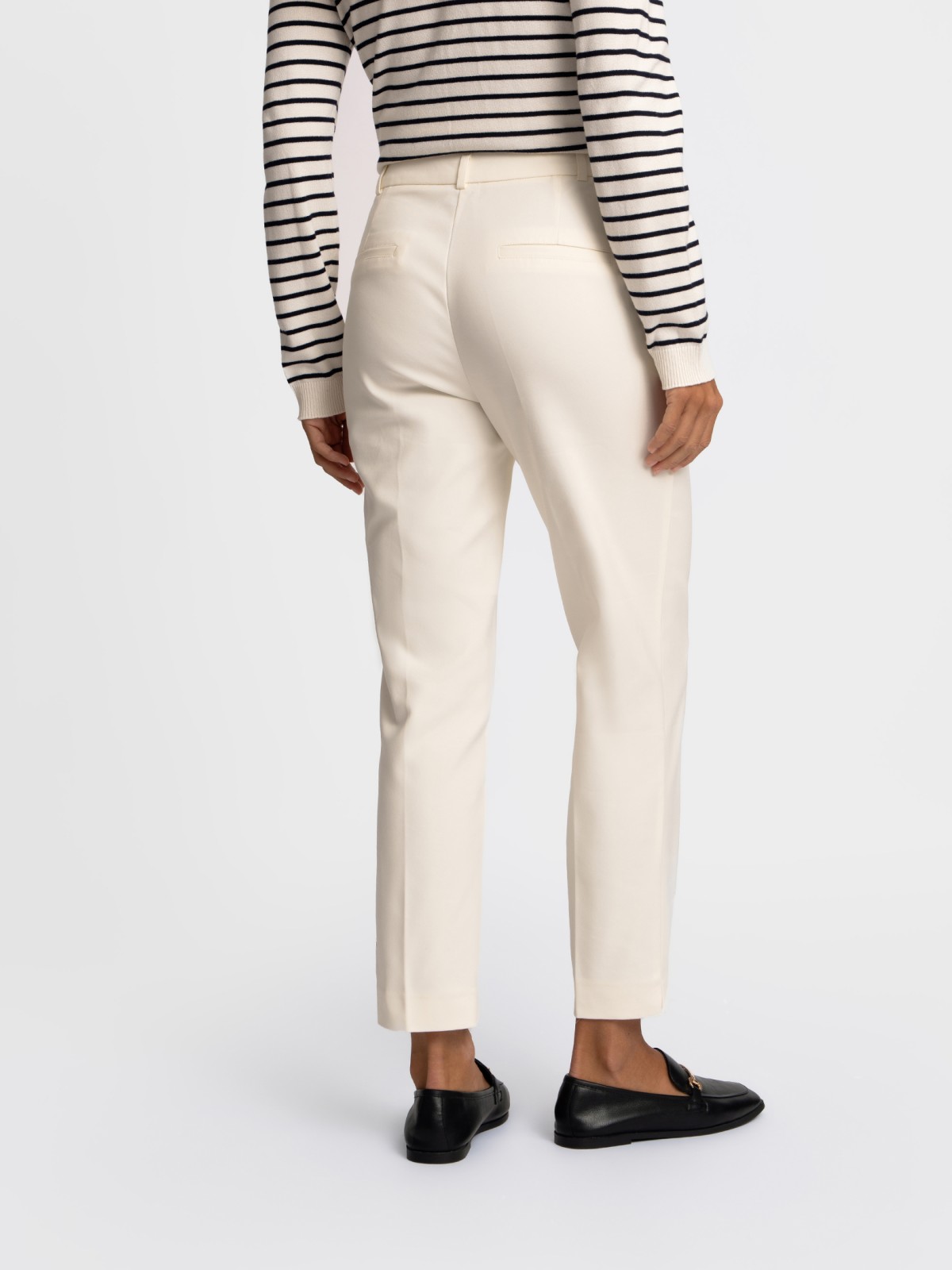 Офисные брюки силуэта Slim со стрелками
