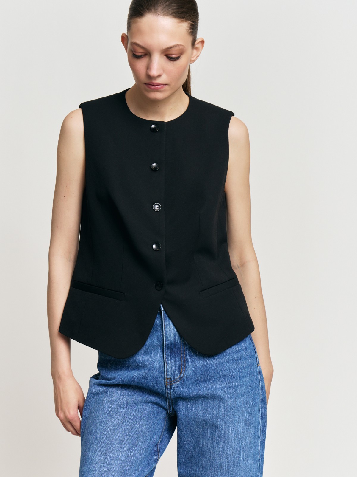 Классический жилет на пуговицах
