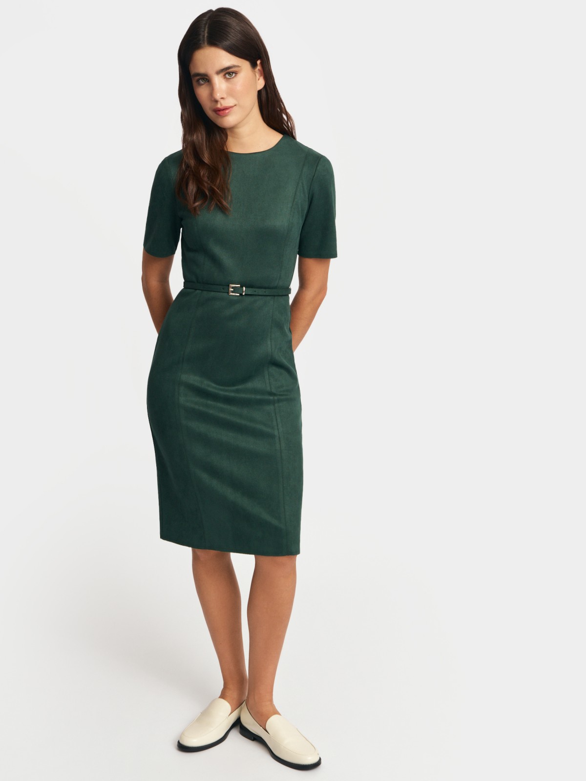 Платье из экозамши с коротким рукавом