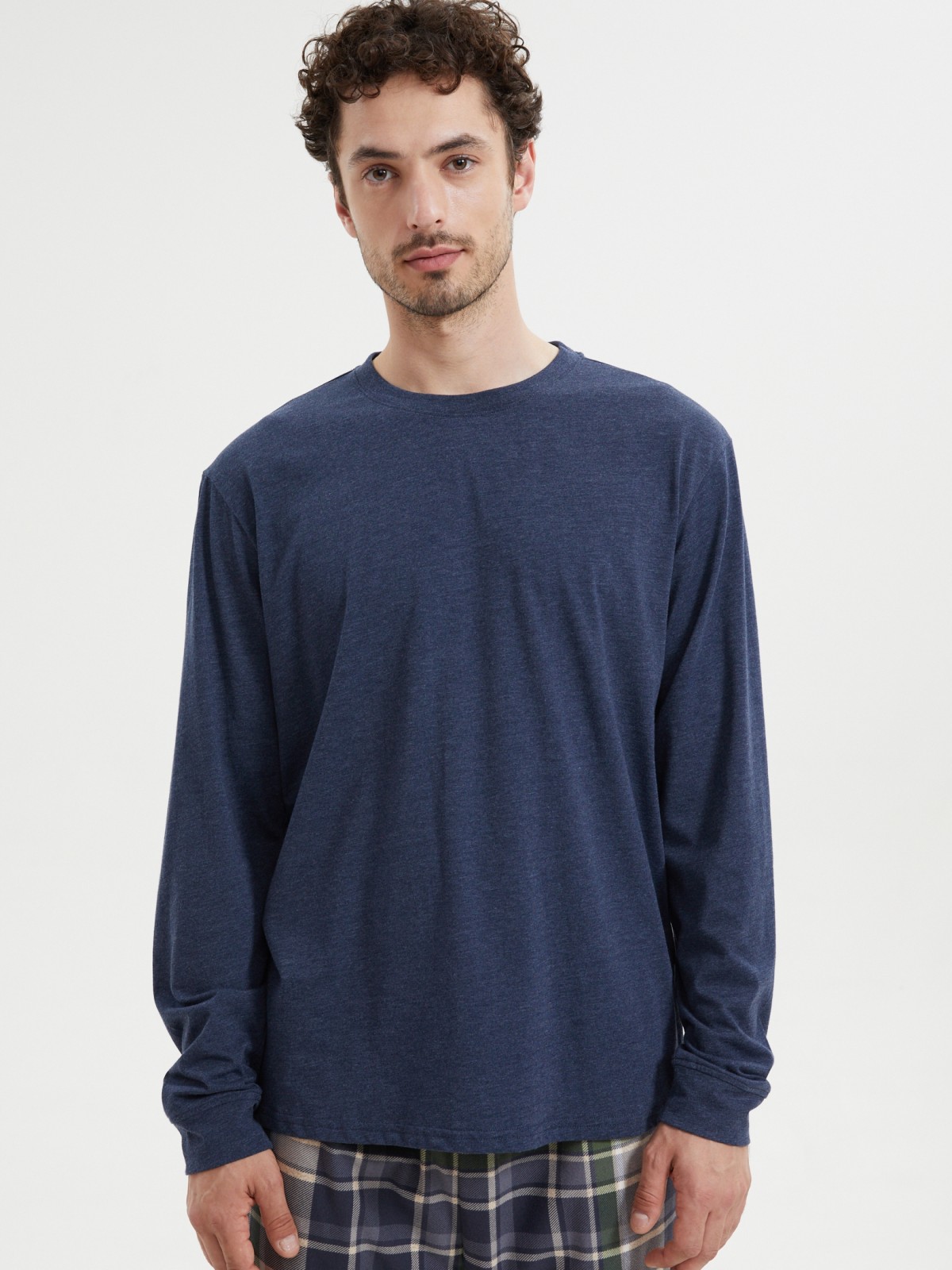 Тонкий трикотажный лонгслив