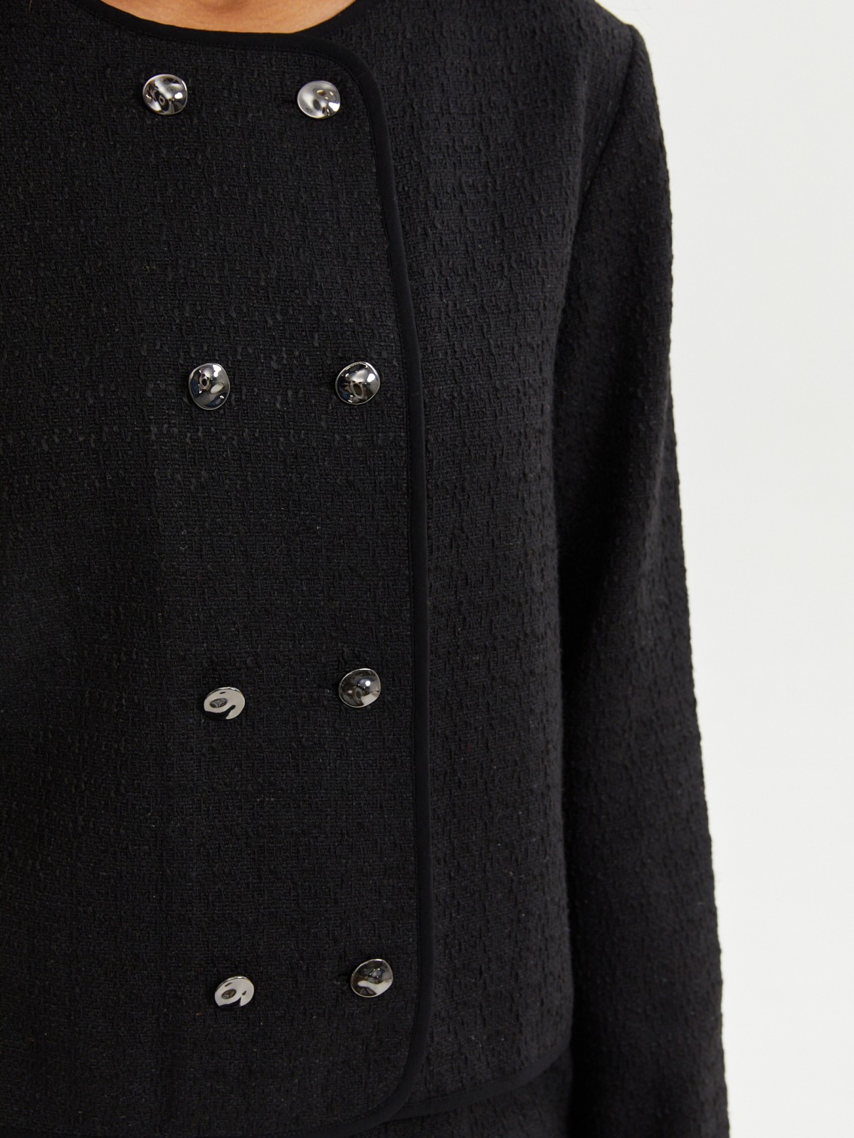 Твидовый жакет прямого силуэта на пуговицах