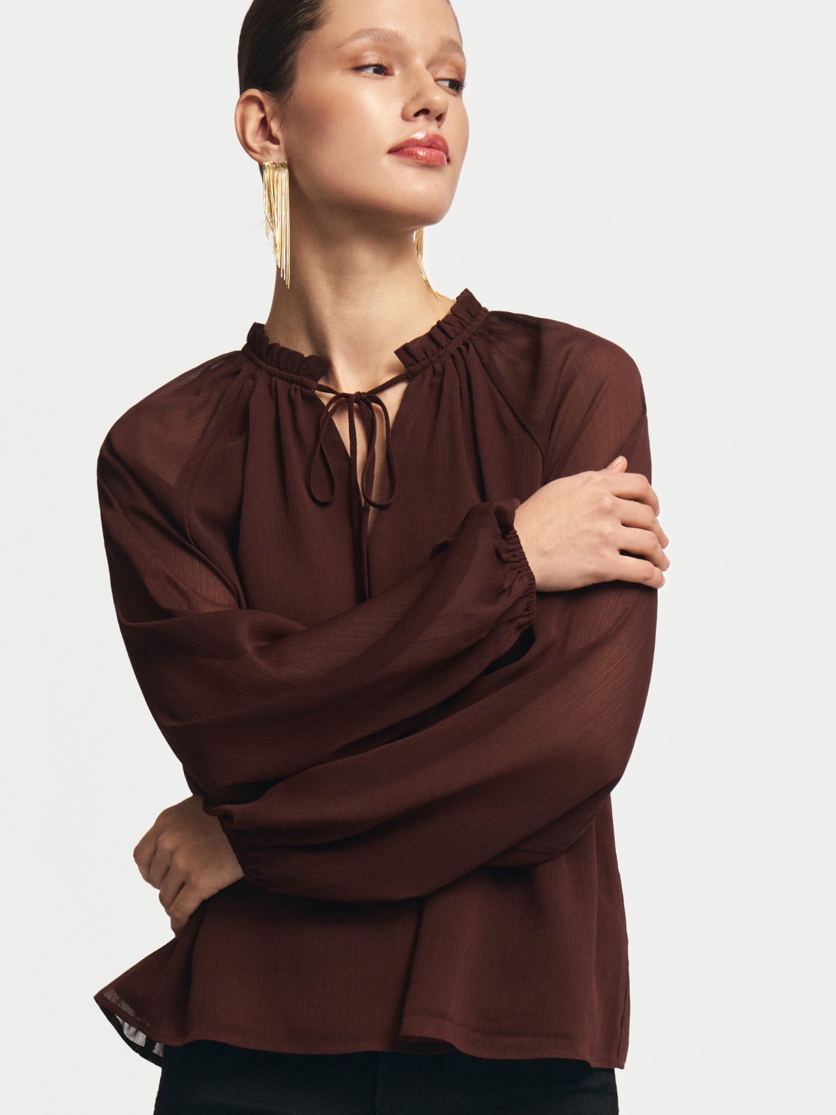 Блузка из шифона с завязками 