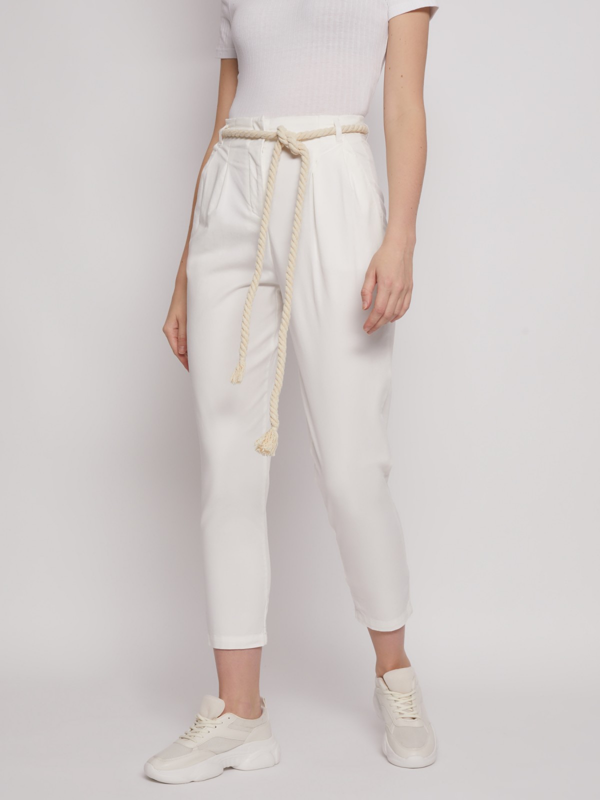 Брюки фасона Carrot с поясом