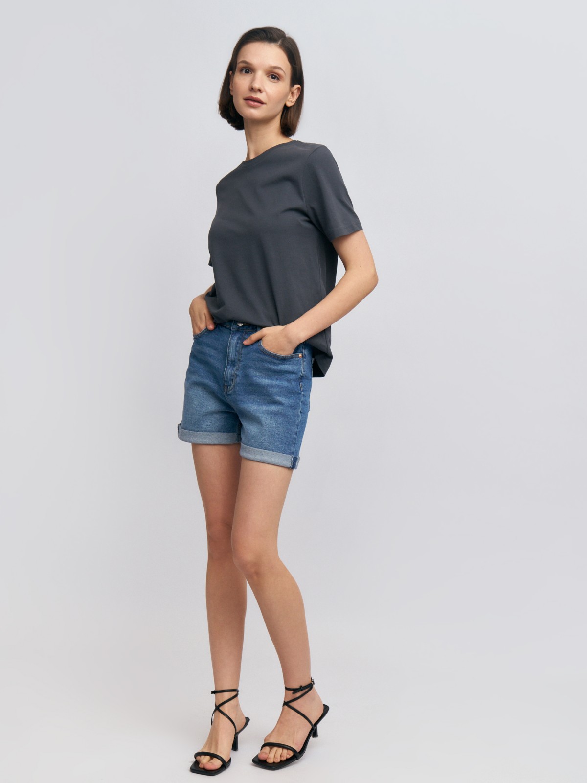 Однотонная футболка из хлопка