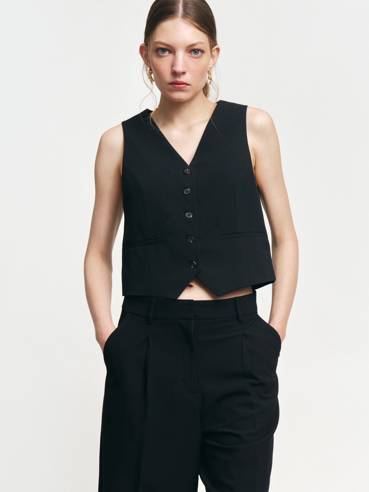 Классический жилет на пуговицах