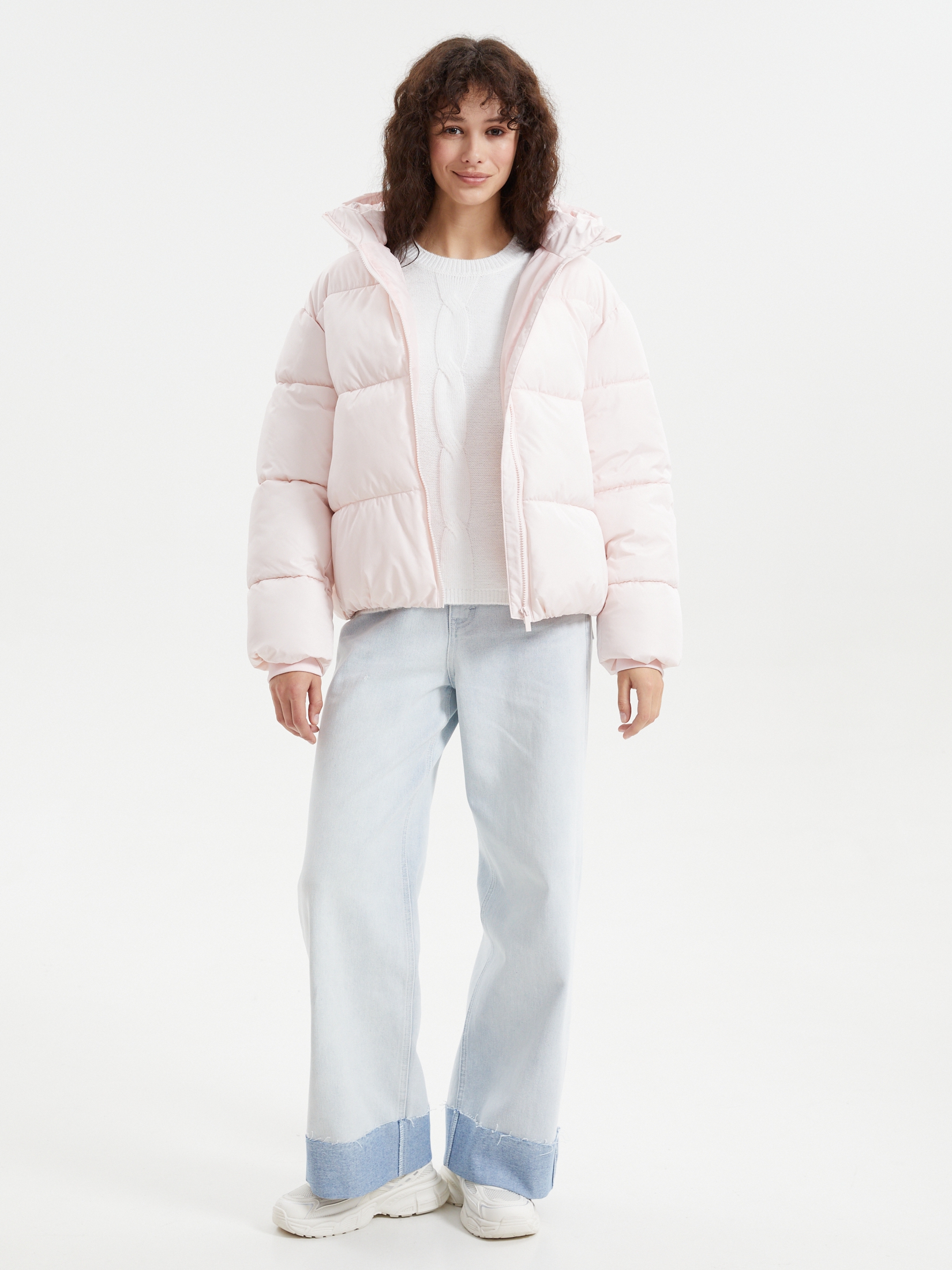 Короткая стёганая куртка с капюшоном