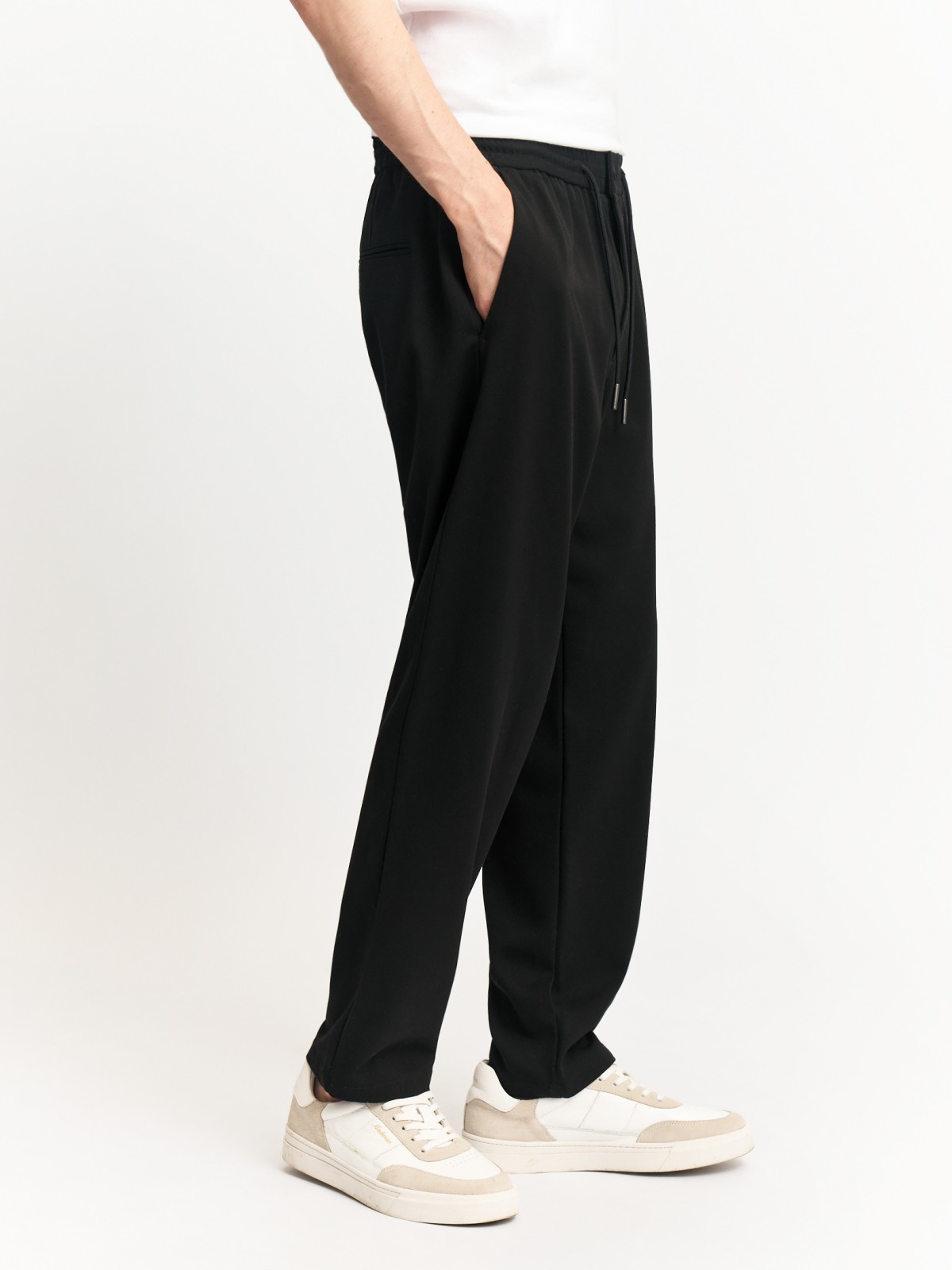 Брюки силуэта Tapered на резинке с кулиской