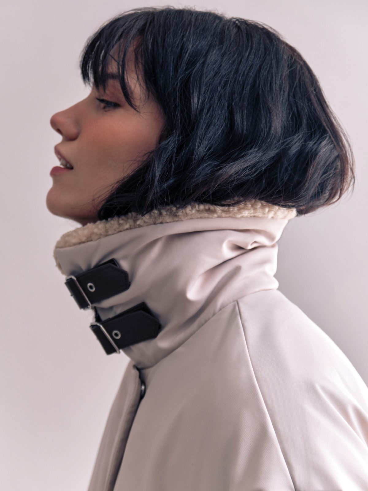 Тёплая куртка с воротником из экомеха