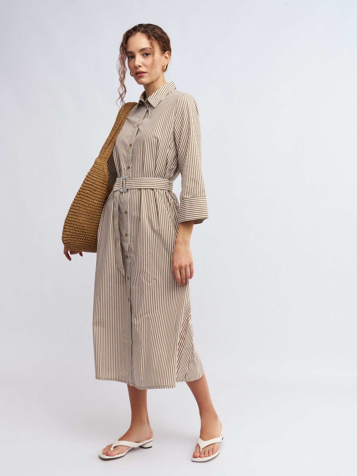 Платье-рубашка миди с принтом и поясом