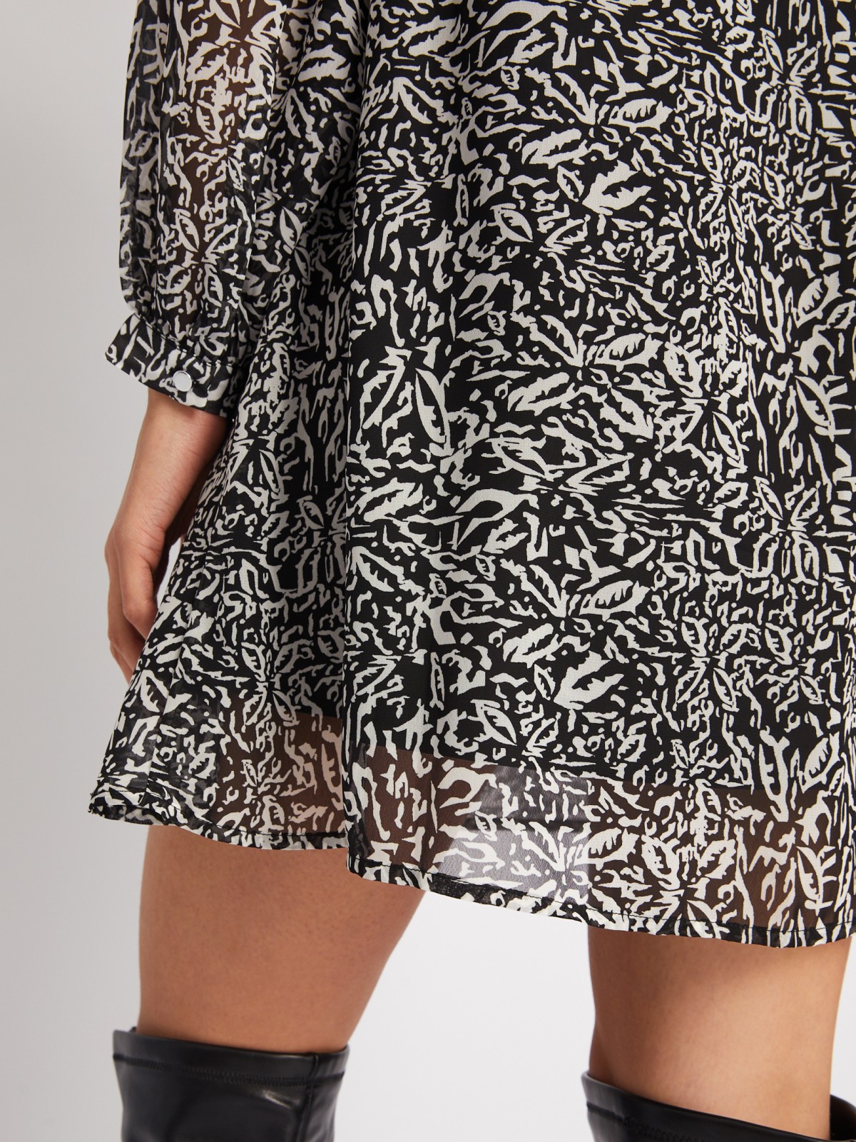 Шифоновое платье длины мини с принтом zolla 024118262322, цвет черный, размер XS - фото 6