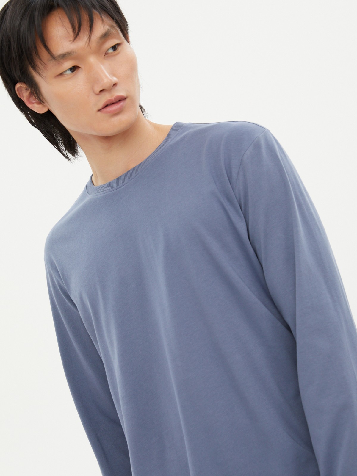 Однотонный лонгслив из хлопка с длинным рукавом