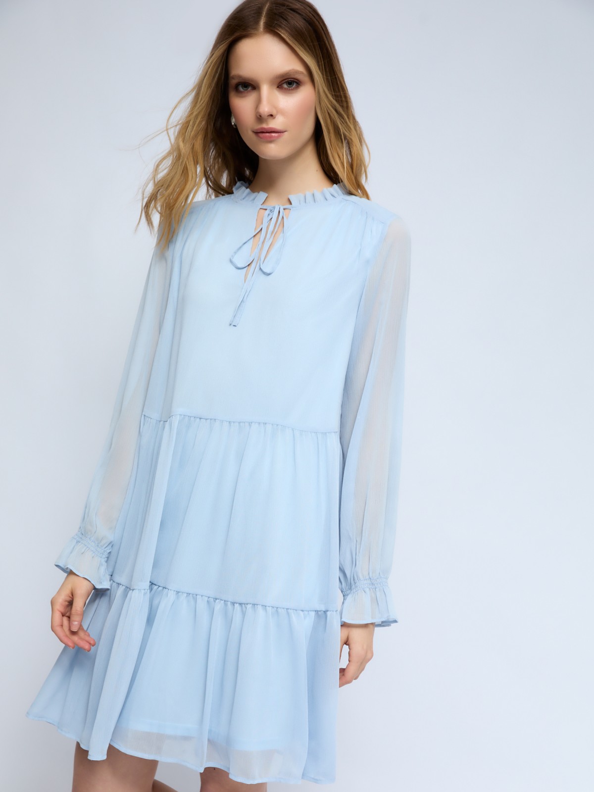 Шифоновое платье мини с ярусным подолом