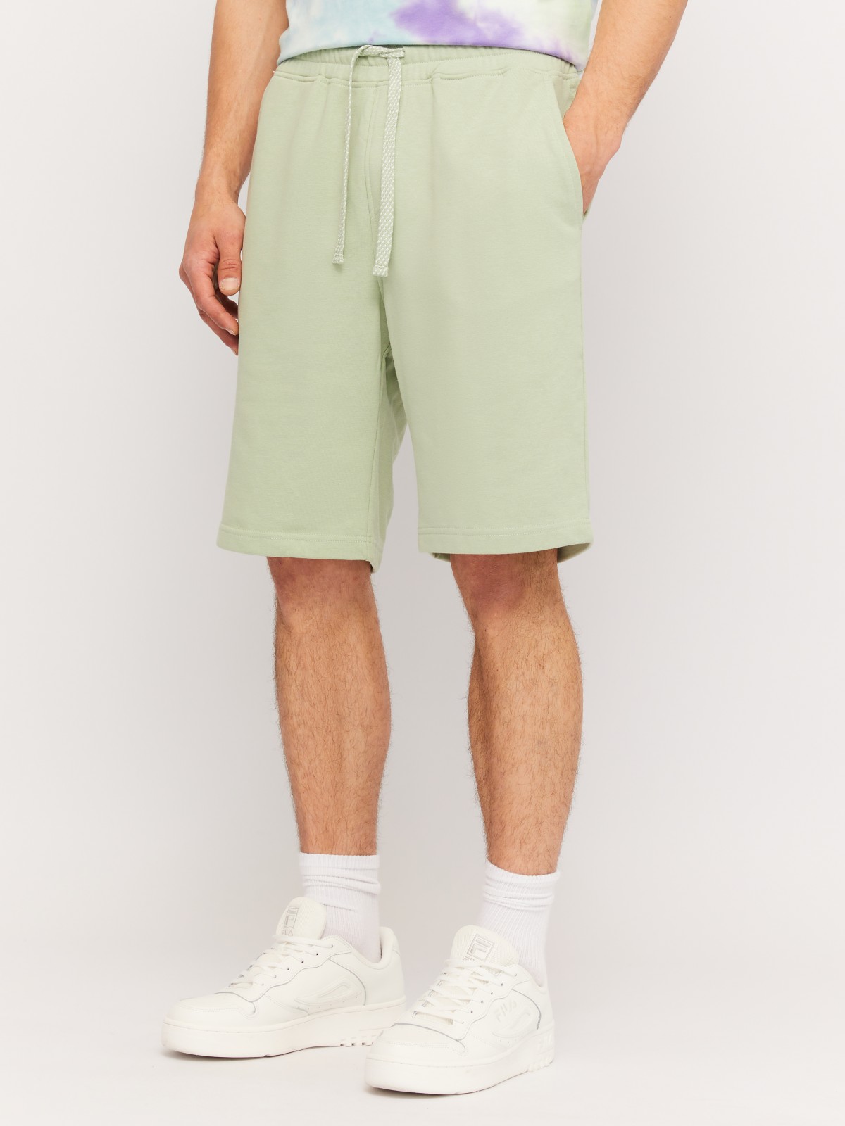 Трикотажные шорты на резинке