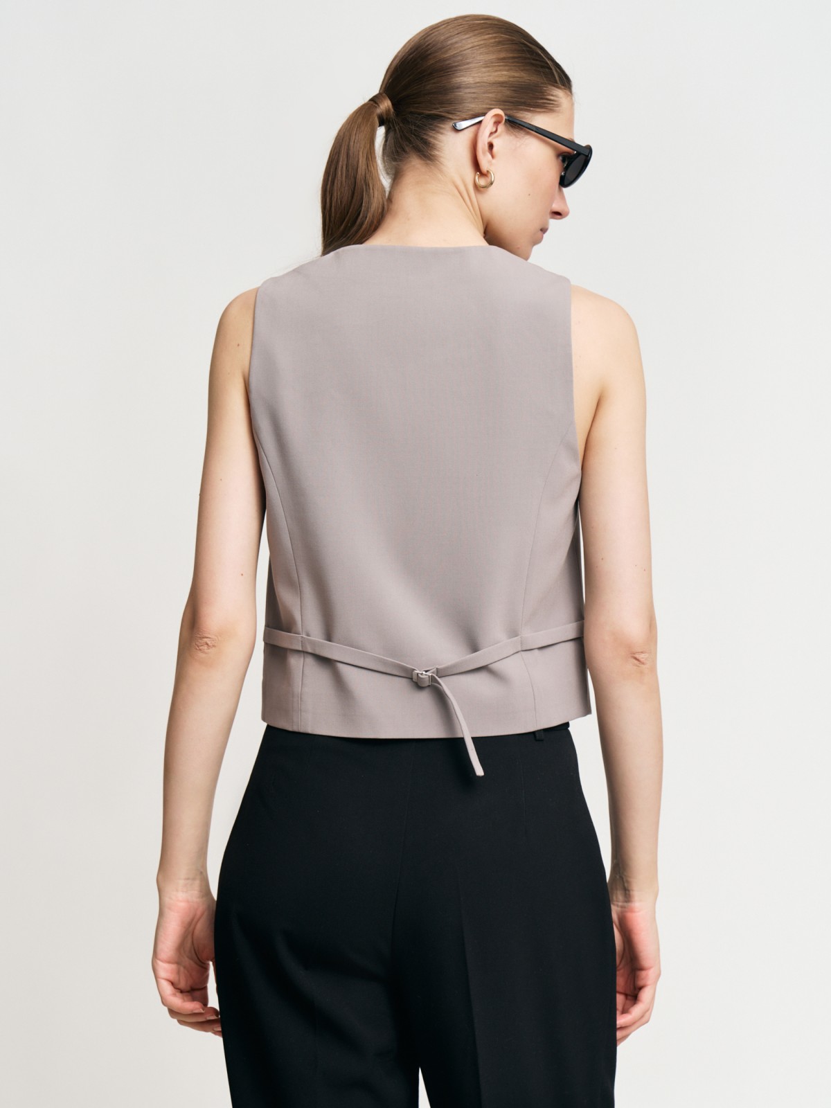 Классический жилет на пуговицах